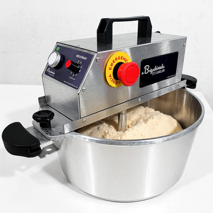 Panela para mexer salgados e doces 32 cm Titanium