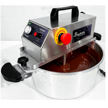 Panela para mexer salgados e doces 32 cm Titanium